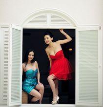 趙銘與“浴室徵婚門”主角干露露的寫真