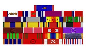 巴頓將軍所獲得勳章，以現今美軍勳章排列方式呈現