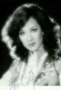 楊小萍[遠東首席歌后]