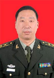 董高[恩施市委常委、市人武部部長]