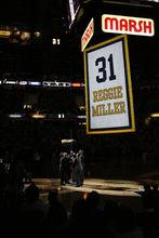 雷吉·米勒球衣退役儀式