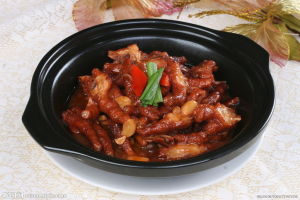 鳳爪花生煲 鳳爪花生煲