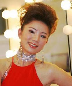 曾靜[遼寧籍歌手，國家一級演員]