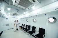 在氧氣濃度較高的艙內，如果有火源，就會發生起火或者爆炸等事故。