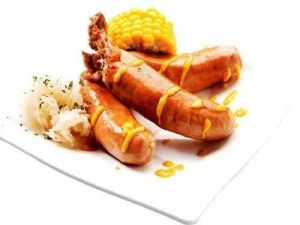 酸白菜燜香腸 酸白菜燜香腸