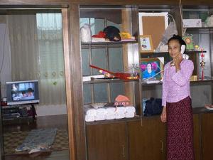 曼棟龍村-通電話