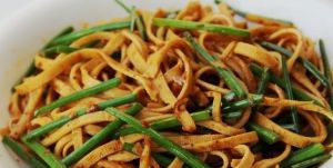 辣醬炒豆腐皮 辣醬炒豆腐皮