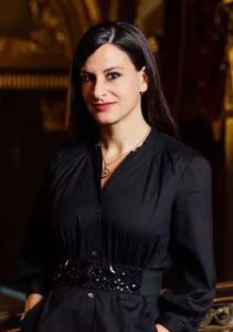 勞拉·切科韋 勞拉·切科韋