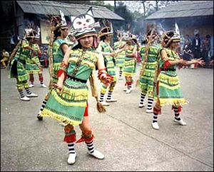 （圖）壯族舞火貓