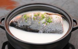 天麻燉魚頭 天麻燉魚頭