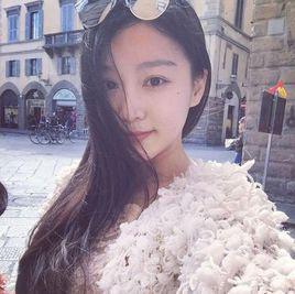 夏露[馬龍女友]