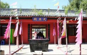 湖中佛國 湖中佛國