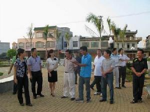 六鳳村[廣西南寧市橫縣校椅鎮下轄村]