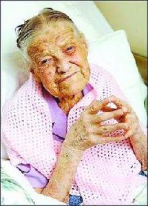 克拉拉·梅亞德莫爾 克拉拉·梅亞德莫爾