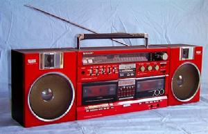 老盒式磁帶錄音機