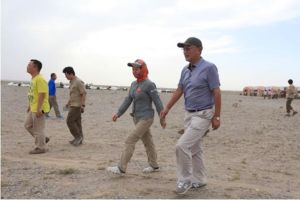 曹霞與柳傳志在首屆創業戈壁行活動現場