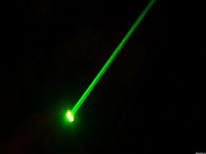 雷射束[受激發射的輻射光放大]