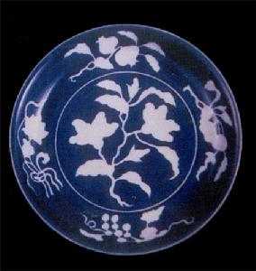 藍釉白花花果紋盤 藍釉白花花果紋盤