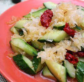 銀耳拍黃瓜 銀耳拍黃瓜