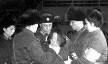 法警制止王守信咆哮法庭