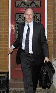 喬治·恩特威斯爾