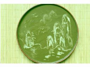 綠茶湯顯現的:重山鎖翠煙