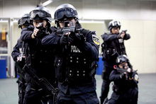 藍劍突擊隊員進行戰術訓練