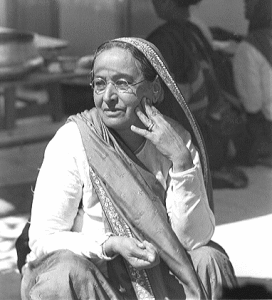 希芮茵·伊朗尼 希芮茵·伊朗尼