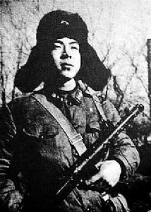 （圖）雷鋒扛槍圖