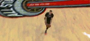 扎克&middot;拉文罰球線起跳