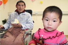 濟南骨科醫院免費治療“堅強妞之父”