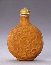 清匏制螭壽紋鼻煙壺