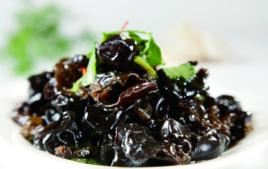 香菜拌木耳 香菜拌木耳