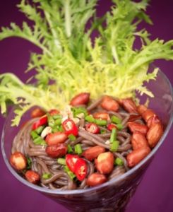 苦菊拌蕨根粉 苦菊拌蕨根粉