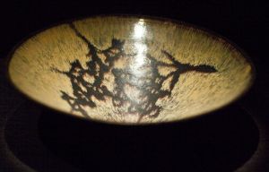 宋吉州窯剪紙貼花梅花紋碗 宋吉州窯剪紙貼花梅花紋碗