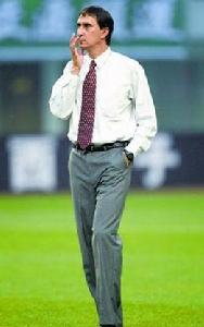 吉馬良斯[哥斯大黎加足球運動員、教練]