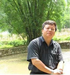 盧森[中國書法家協會會員]