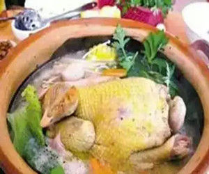 艾草煲雞 艾草煲雞