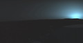 （圖）海盜號從Chryse Planitia攝得的火星夕陽。此圖中太陽已經低於地平線2度了。 The banding in the sky is an artifact produced by the incremental brightness levels of the camera. 這張照片攝於著陸後第30個火星日，當地時間19:13。