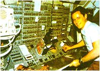 愛德華·吉布森 愛德華·吉布森