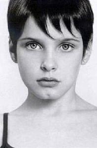 弗勞拉·克羅斯 弗勞拉·克羅斯