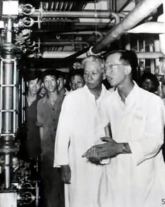 《在擴大的中央工作會議上的報告》