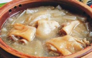 酸蘿蔔蹄花湯 酸蘿蔔蹄花湯