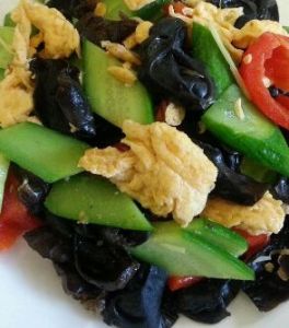 雞蛋黃瓜炒木耳 雞蛋黃瓜炒木耳