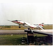 AV-8B原型機於1979