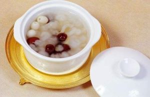 雪蛤膏燉雞 雪蛤膏燉雞