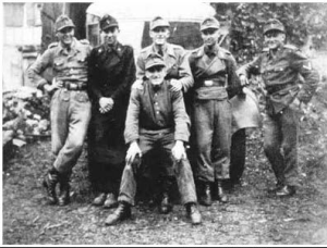 裝甲教導師部分官兵的合影。