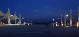 新泰濱湖廣場 新泰濱湖廣場