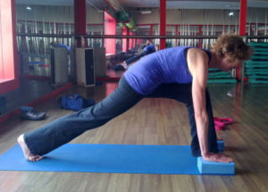 做瑜伽改善脊椎問題