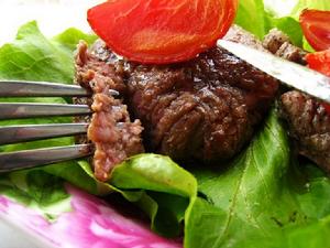 T骨牛排配乾蔥白蘭地汁